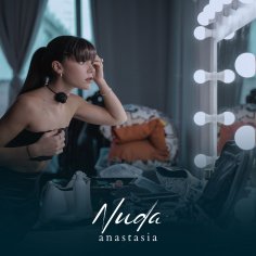 Anastasia - Nuda